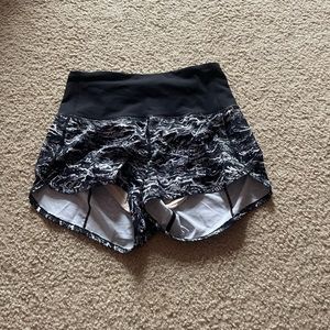 Lululemon speed up 4 inch